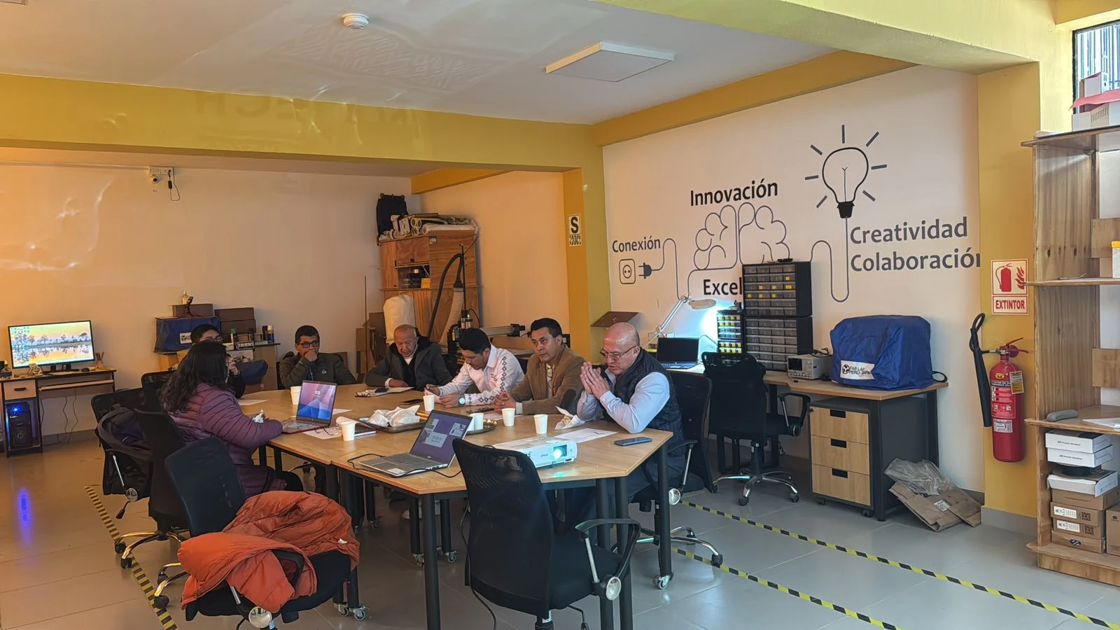 Alumnos Awajún/Wampis participando en Amazonas Start Up